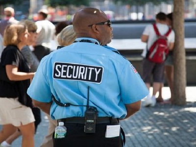 Medium security guard istock fotka