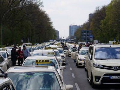 Medium 1200px taxi protest in berlin 10 04 2019 04