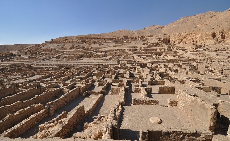 Large deir el medina luxor