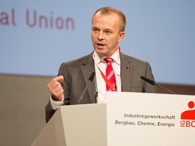 Medium jyrki raina