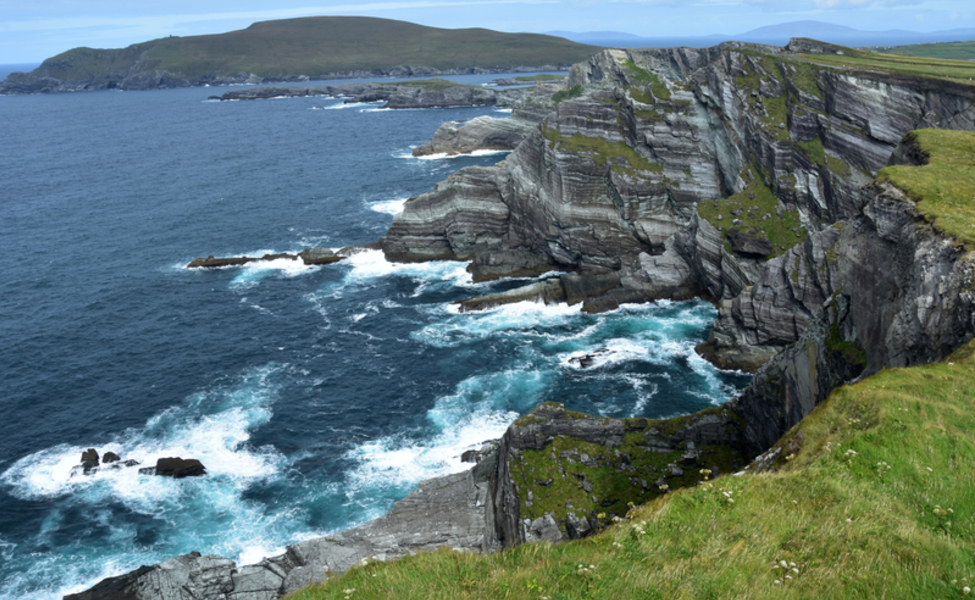 Large cliffside landscape on the coast ireland 800