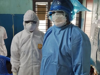 Medium 1024px healthcare workers wearing ppe 03